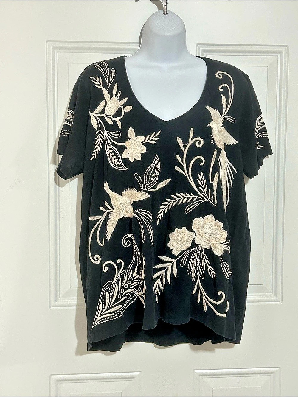 Johnny Was Everyday Tee Embroidered Floral Tunic Black XL Like New